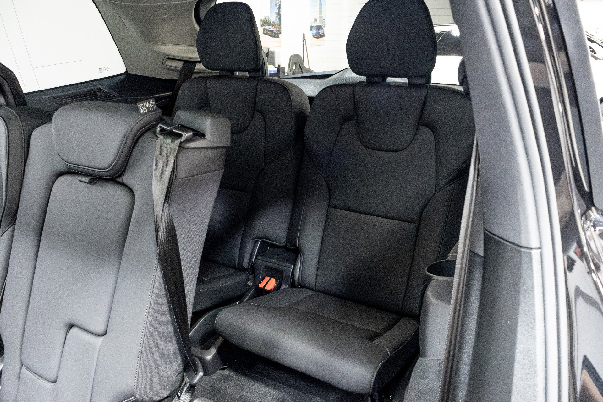 Used 2025 Volvo XC90 B6 Plus image 41