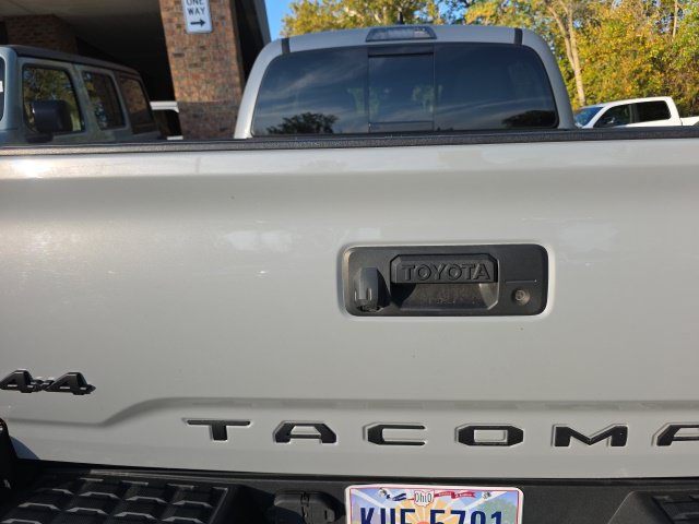 Used 2020 Toyota Tacoma SR5 w/ Technology Package AWD/4WD image 10