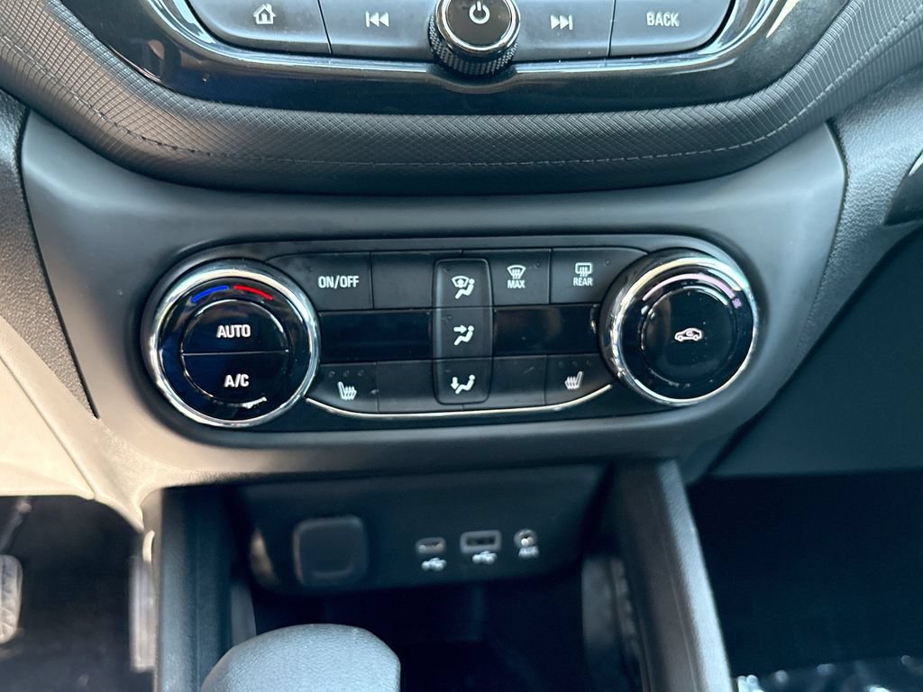 Used 2022 Chevrolet TrailBlazer LT w/ Convenience Package FWD image 16