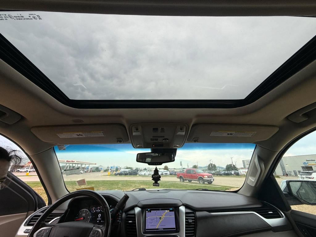 Used 2020 Chevrolet Suburban Premier AWD/4WD image 33