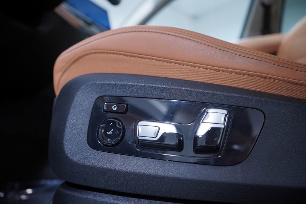 Used 2024 BMW X7 xDrive40i image 19