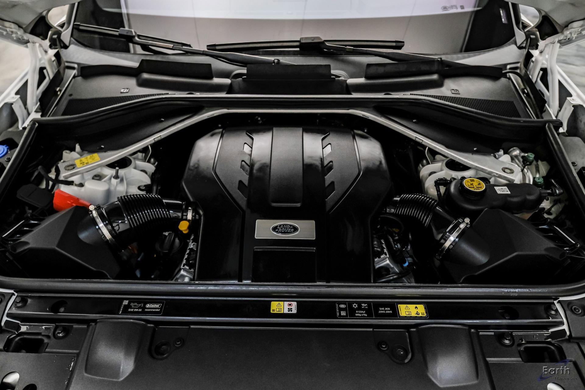 Used 2023 Land Rover Range Rover SE image 3