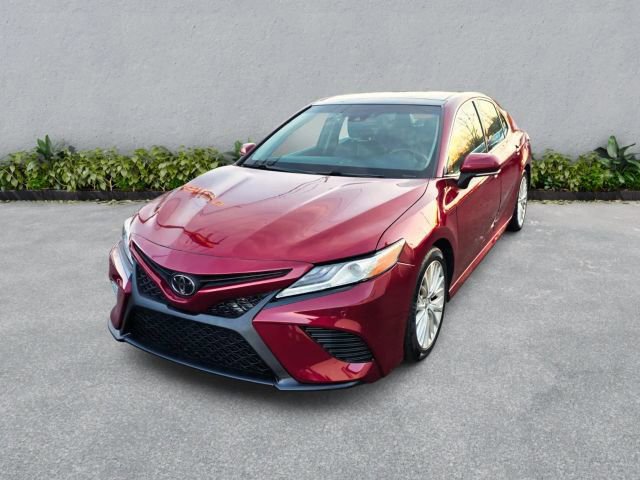 Used 2018 Toyota Camry XLE FWD image 2
