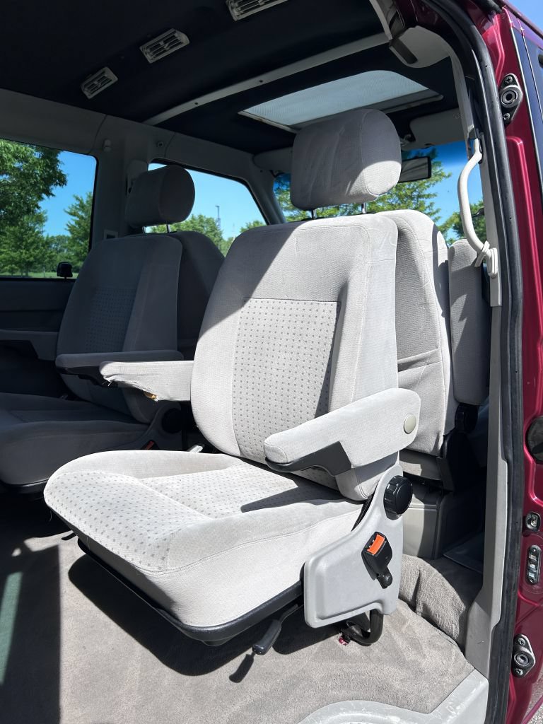 Used 2000 Volkswagen Eurovan MV FWD image 12