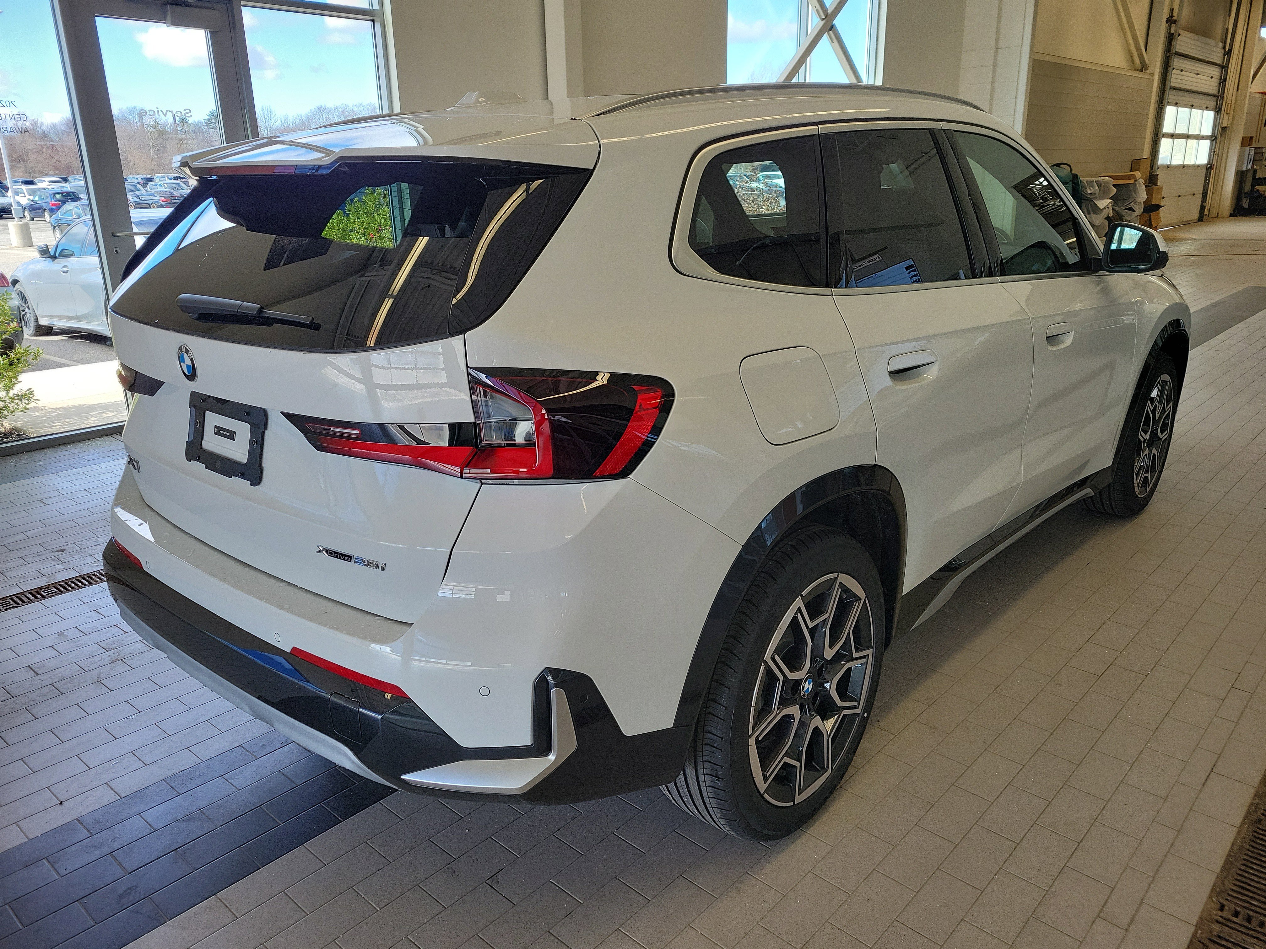 Used 2026 BMW X1 xDrive28i w/ Technology Package AWD/4WD image 5