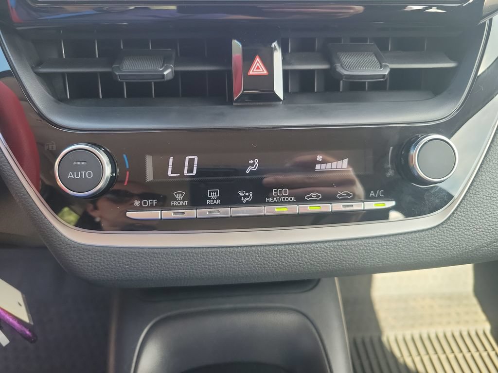 Used 2025 Toyota Corolla LE FWD image 16