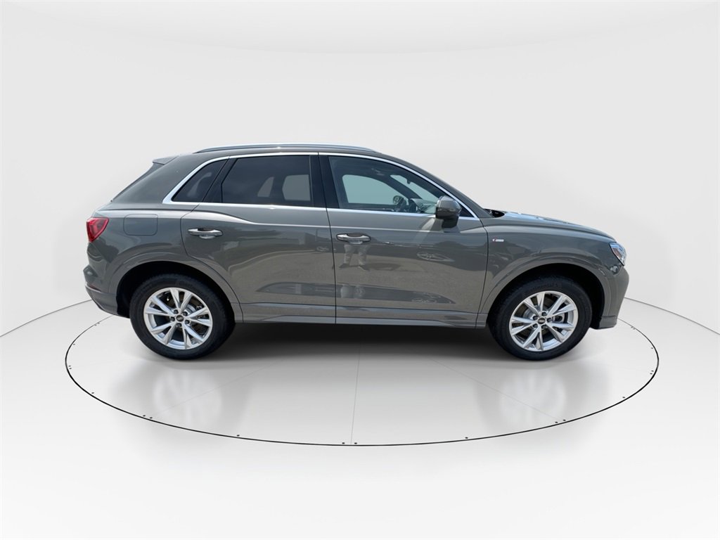 New 2025 Audi Q3 2.0T Premium image 9