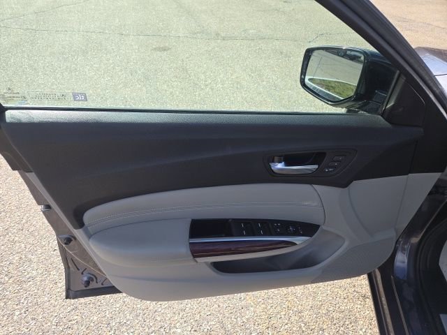 Used 2017 Acura TLX w/ Technology Package image 18