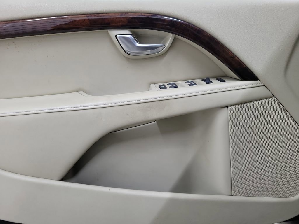 Used 2013 Volvo XC70 3.2 image 19