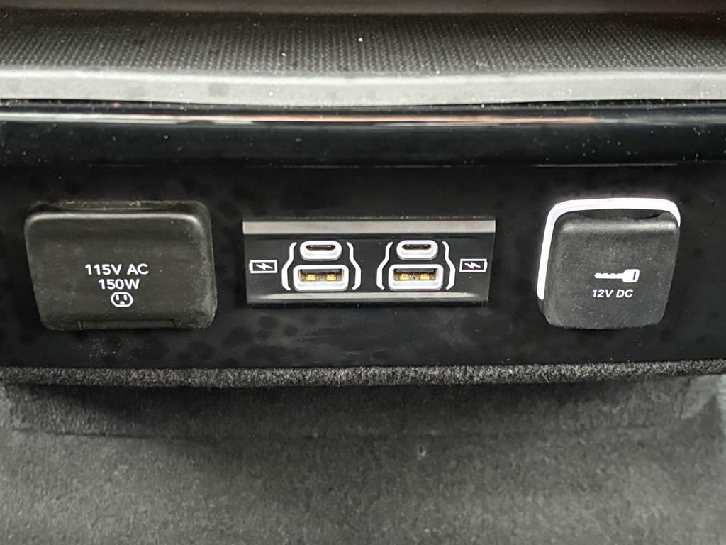 Used 2024 Jeep Wagoneer Series II w/ Flexible Seating Group image 5