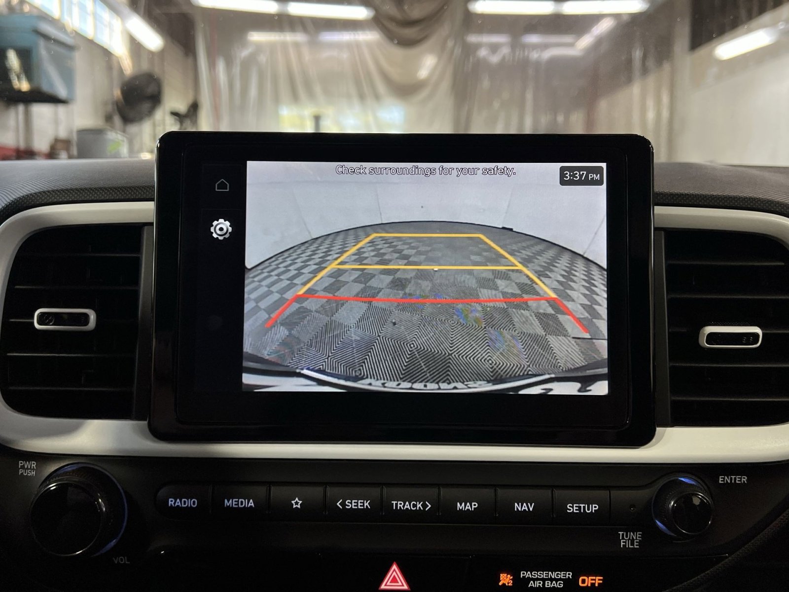 Used 2023 Hyundai Venue Limited image 19