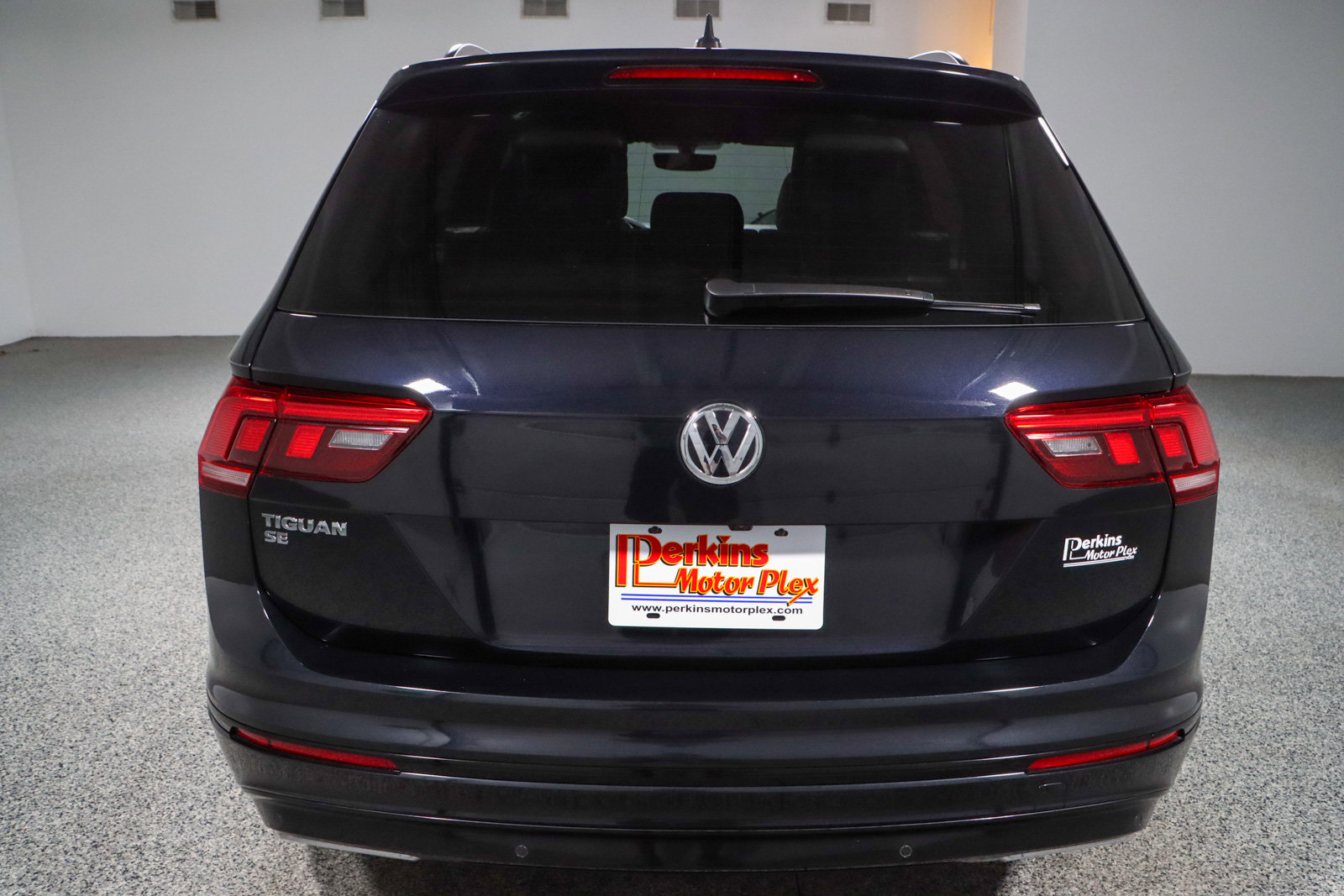 Used 2021 Volkswagen Tiguan SE R-Line image 8