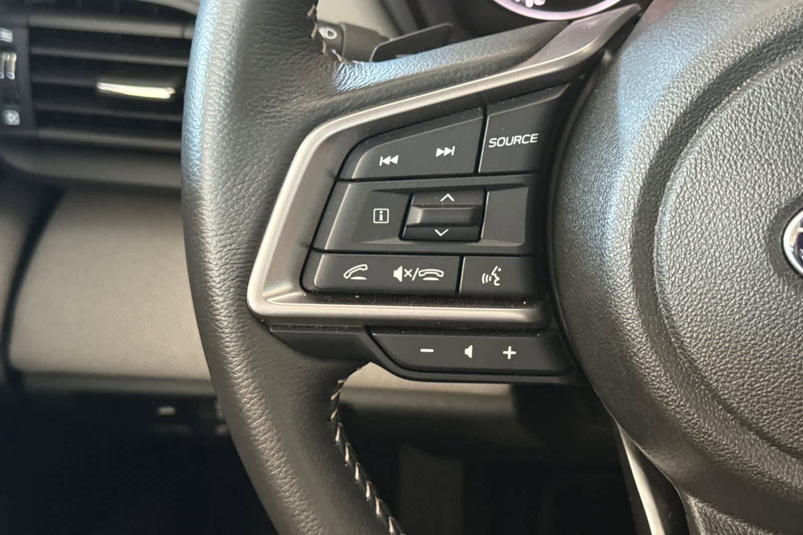 Used 2025 Subaru Legacy Premium AWD/4WD image 24