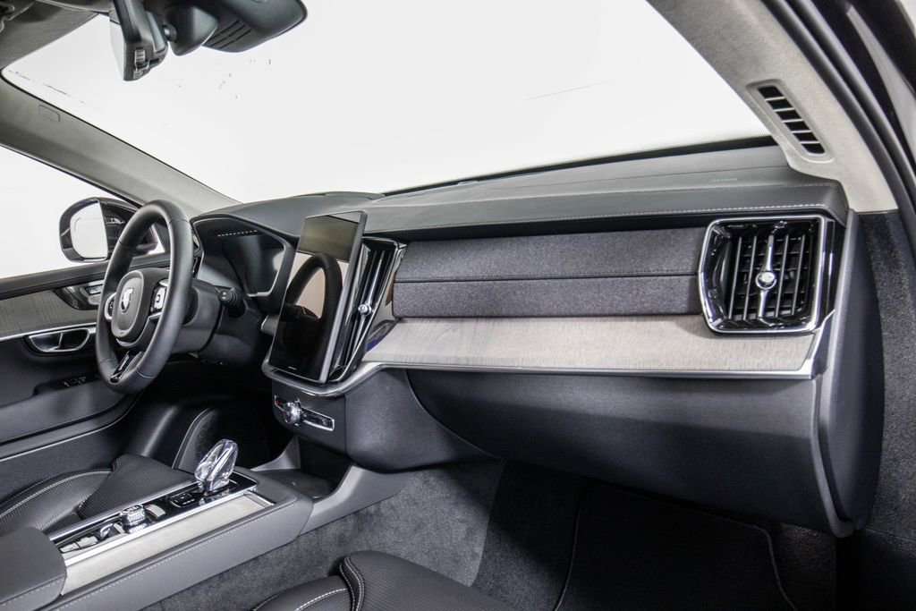 Used 2026 Volvo XC90 B6 Ultra w/ Lounge Package image 20