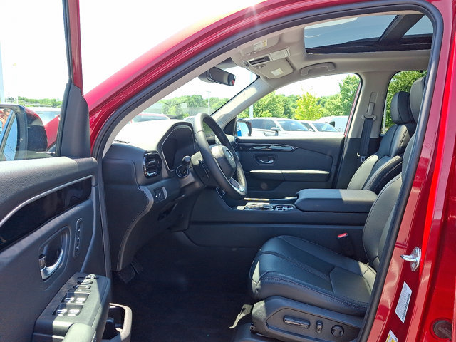 Certified 2025 Honda Pilot Touring image 16