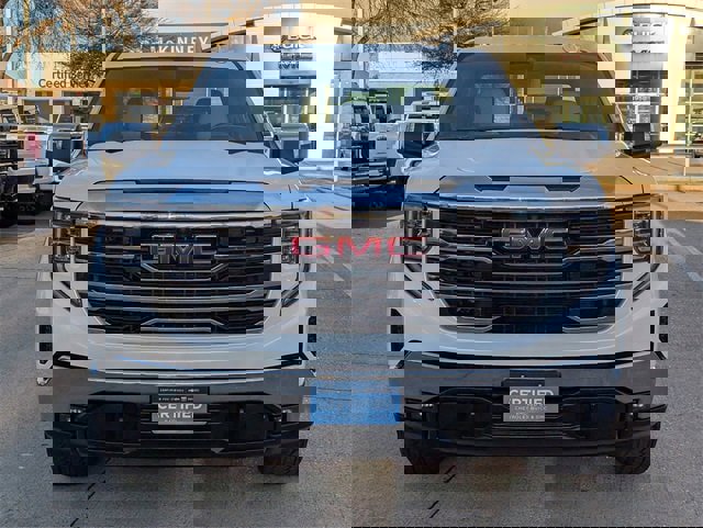 Certified 2024 GMC Sierra 1500 SLT image 6