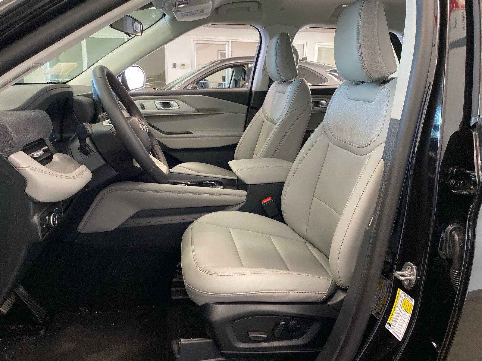 New 2026 Ford Explorer Active w/ Active Comfort Package AWD/4WD image 24