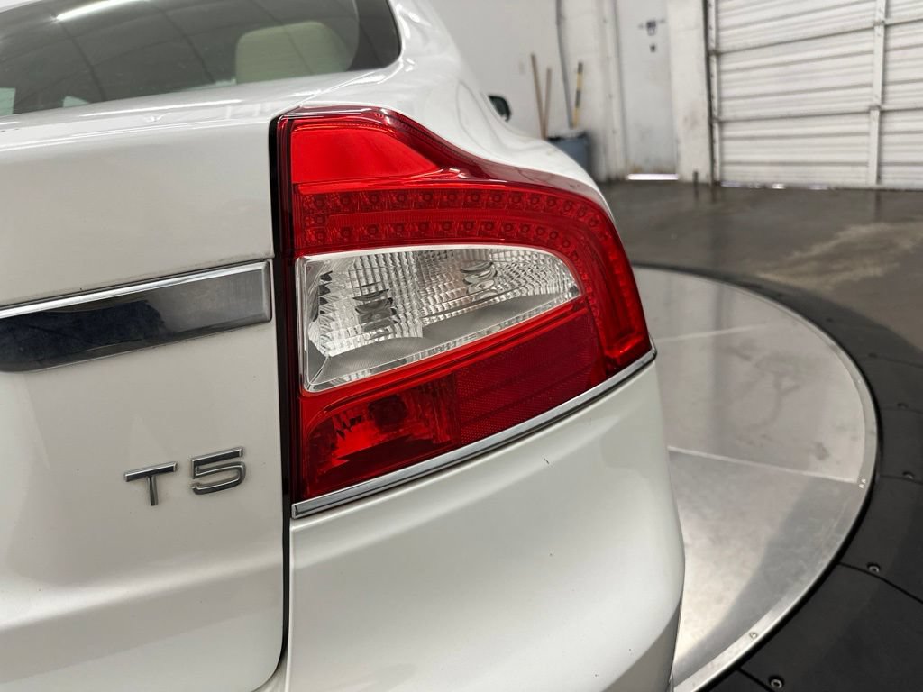 Used 2015 Volvo S80 T5 FWD image 7
