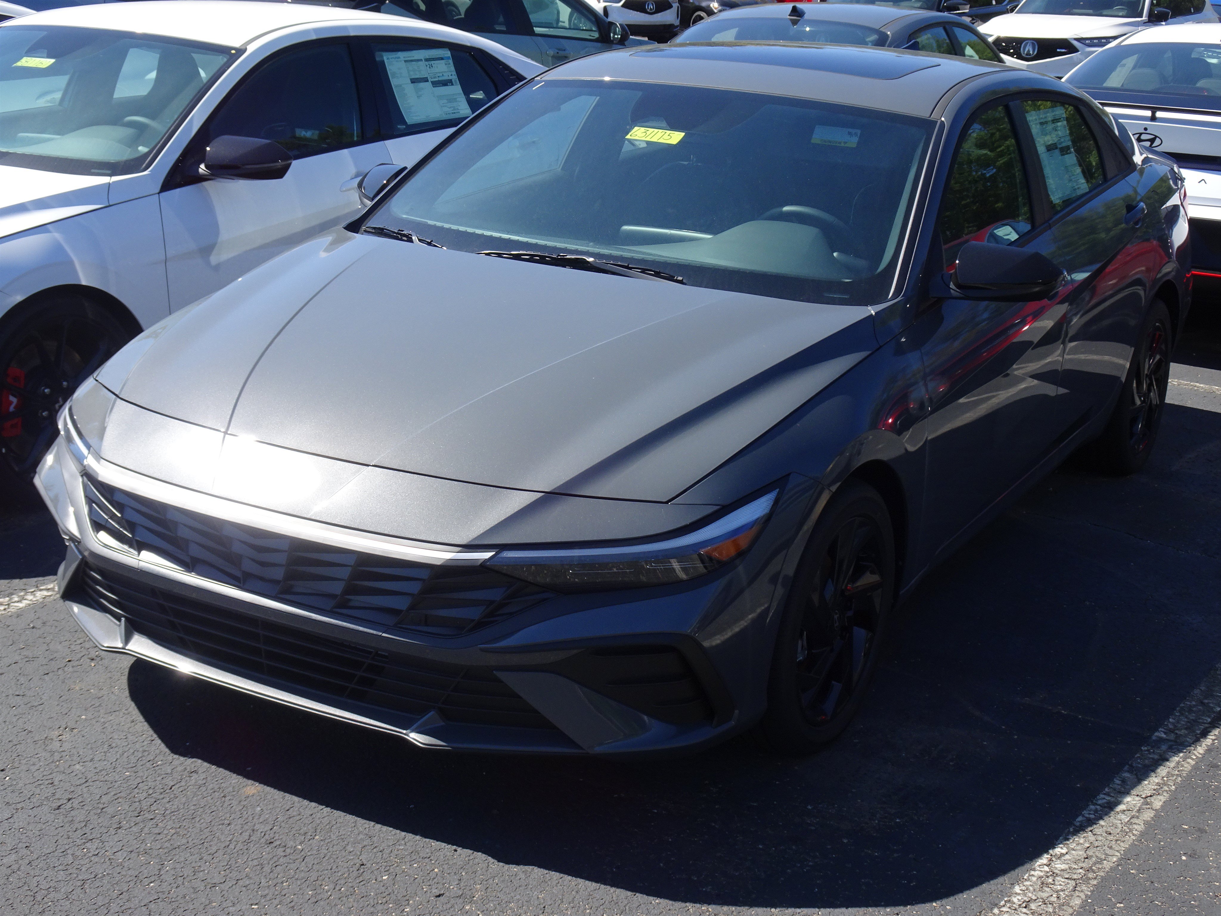 New 2026 Hyundai Elantra SEL Sport FWD image 2