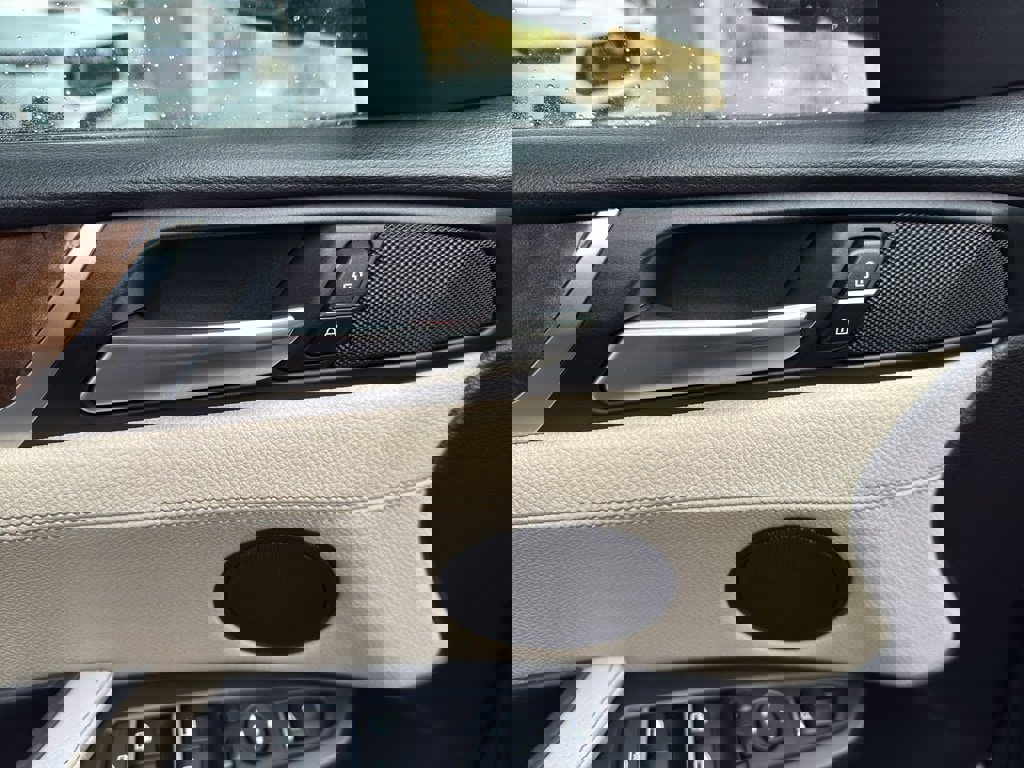 Used 2015 BMW X3 xDrive28i image 16