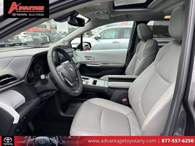 Used 2025 Toyota Sienna XLE w/ XLE Plus Package AWD/4WD image 21