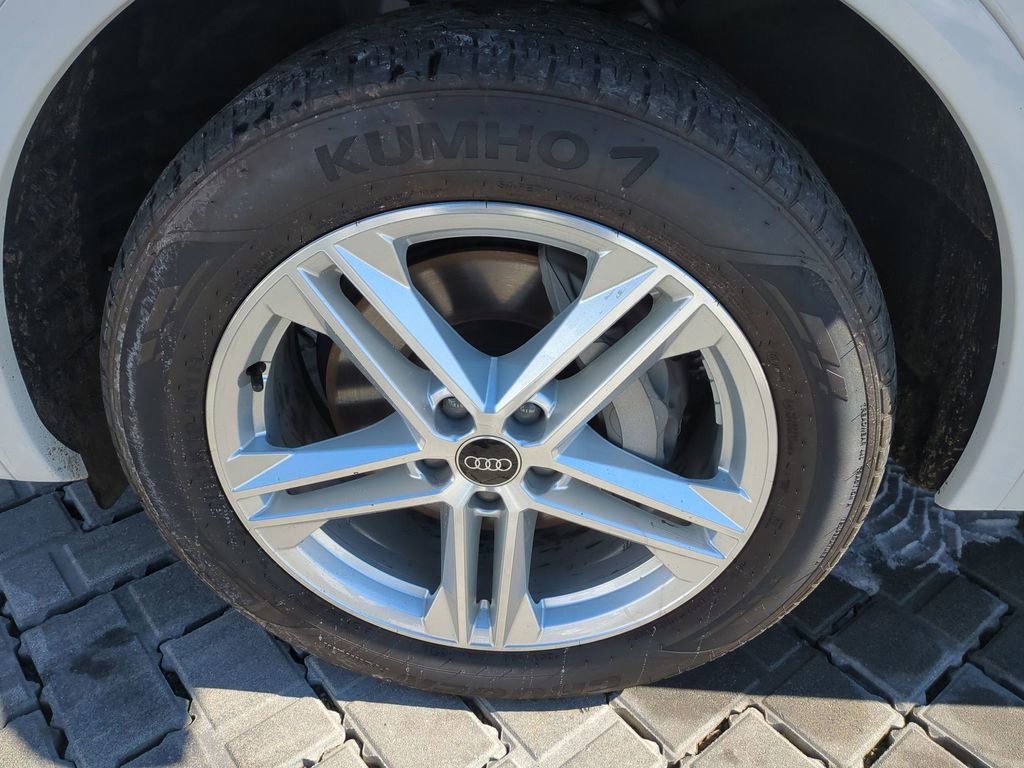 Used 2024 Audi Q5 e Premium Plus image 9