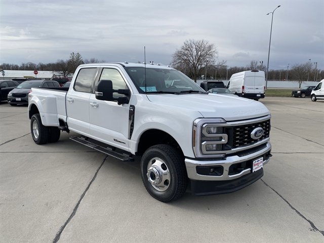New 2026 Ford F350 XLT w/ XLT Premium Package AWD/4WD image 3