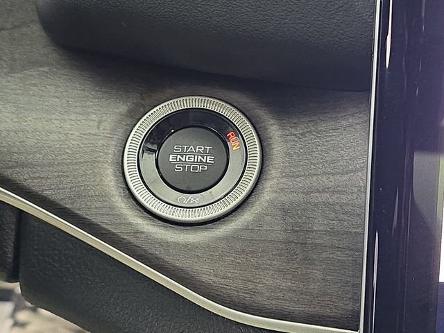 Used 2023 Jeep Grand Cherokee 4WD 4xe w/ Luxury Tech Group II image 40