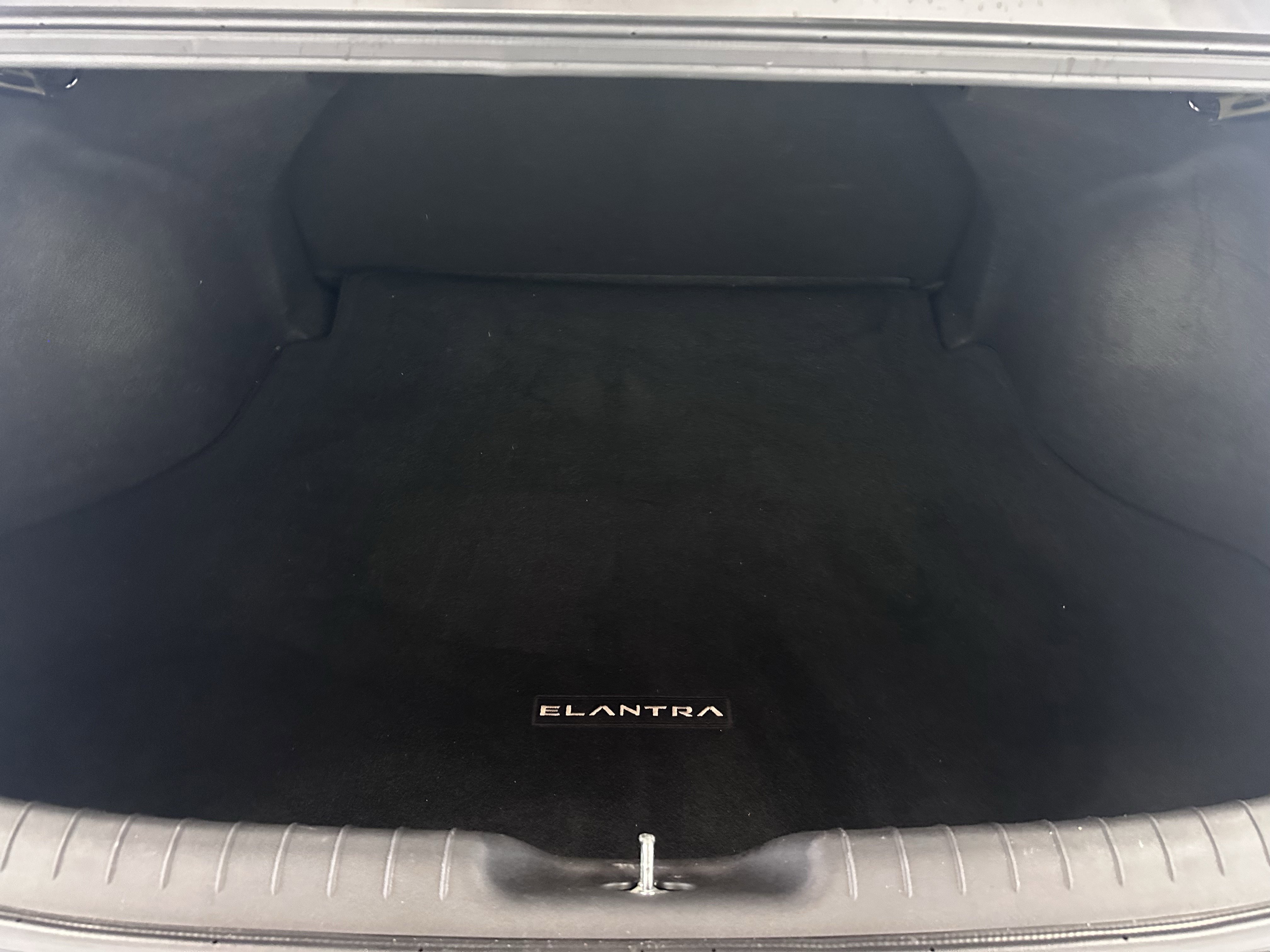 Used 2021 Hyundai Elantra SEL image 27