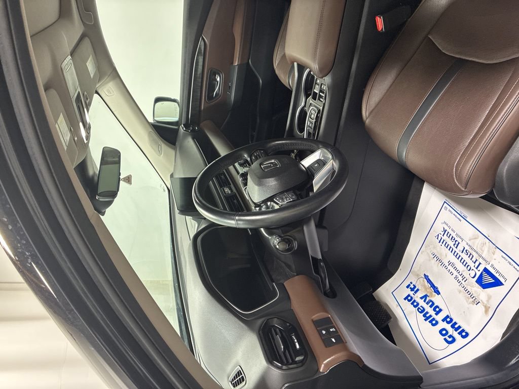 Used 2024 Honda Pilot Elite image 12