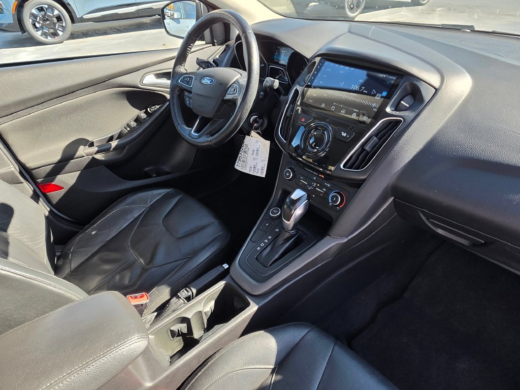 Used 2015 Ford Focus SE w/ Equipment Group 201A FWD image 10