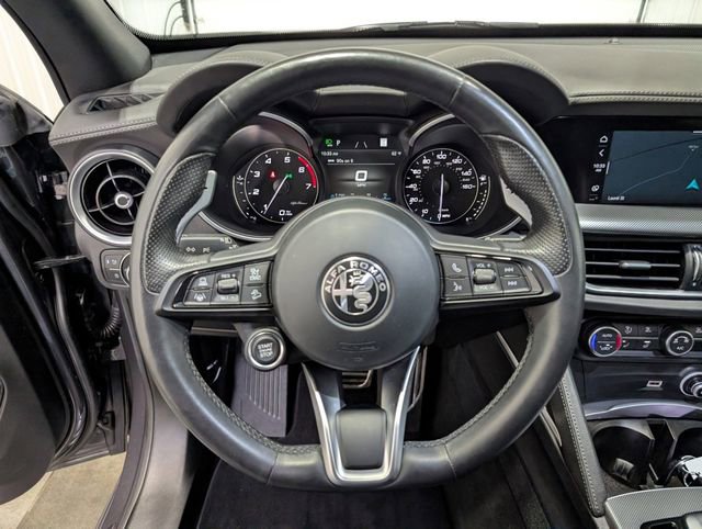 Used 2023 Alfa Romeo Stelvio Veloce image 17