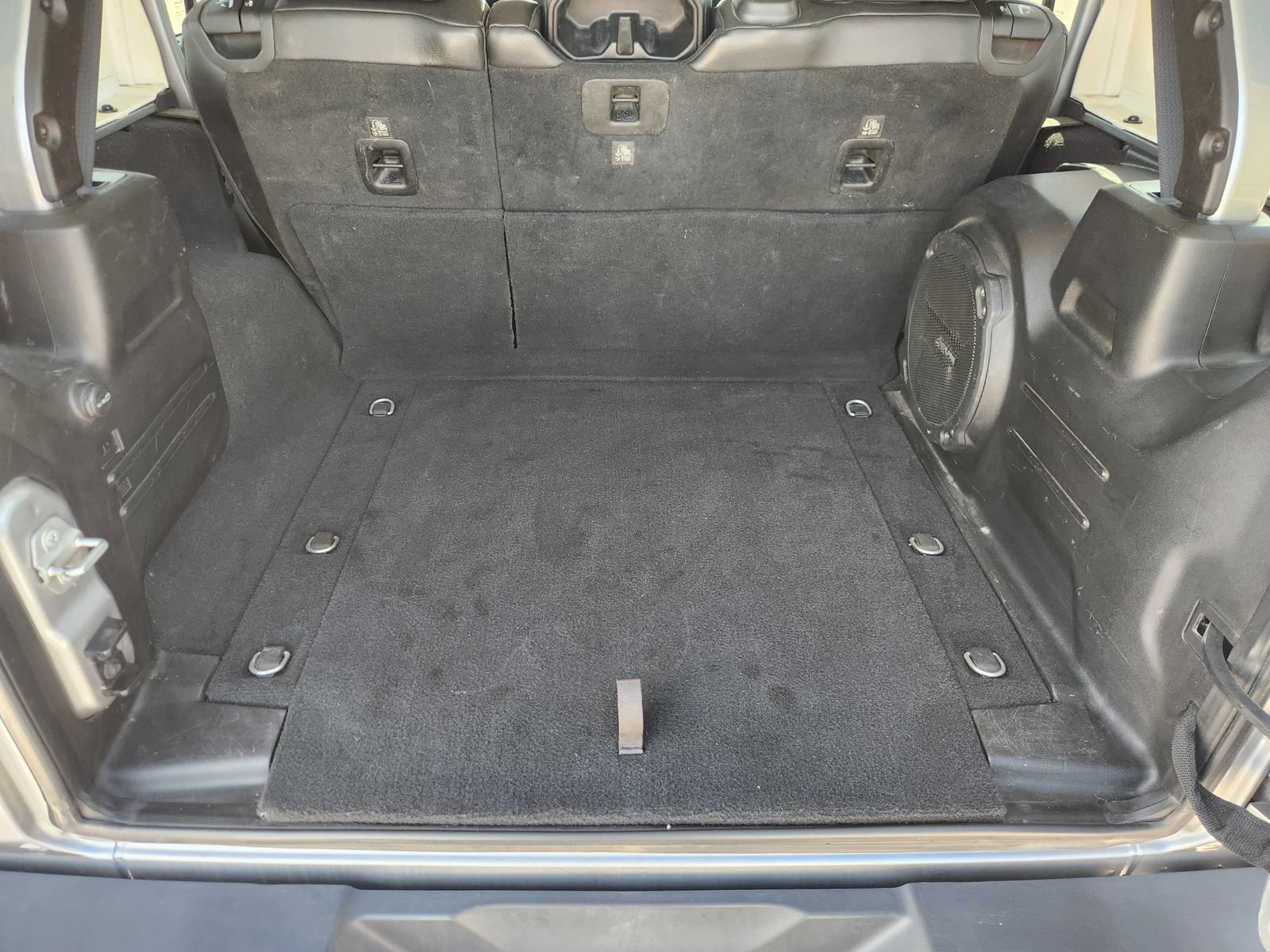 Used 2018 Jeep Wrangler Unlimited Sahara AWD/4WD image 34