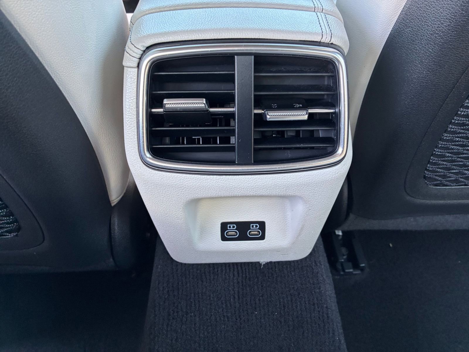 Used 2025 Genesis G70 2.5T AWD/4WD image 23