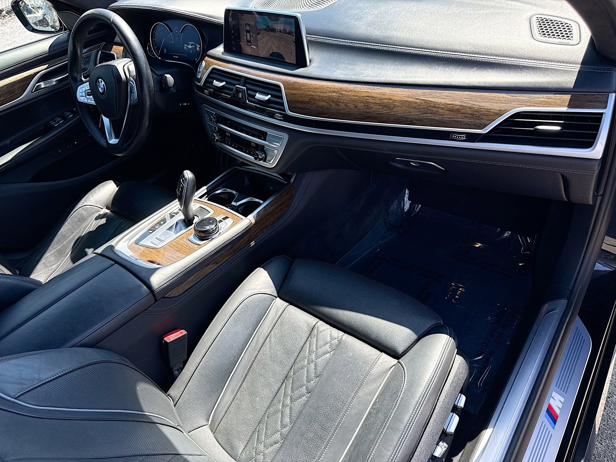 Used 2019 BMW 750i xDrive w/ Executive Package AWD/4WD image 14