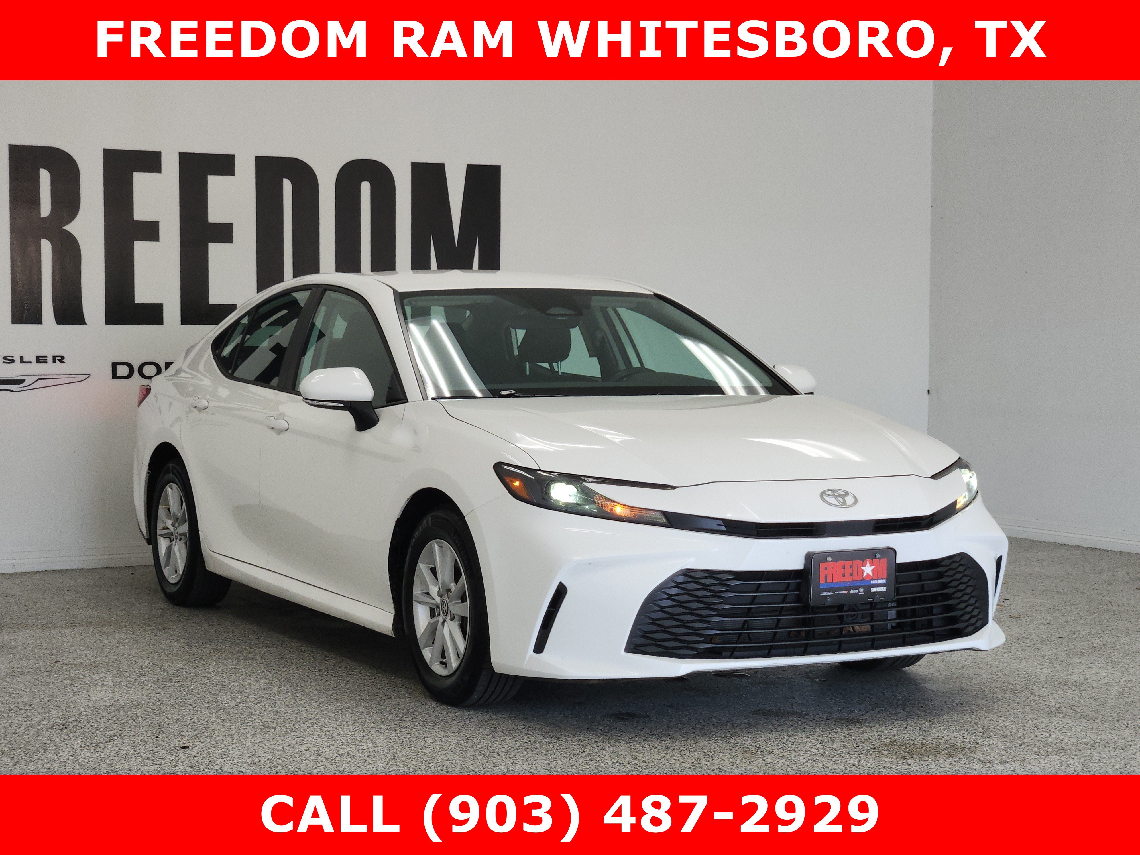 Used 2025 Toyota Camry LE FWD image 2