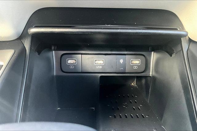 Used 2023 Kia Sorento S image 16