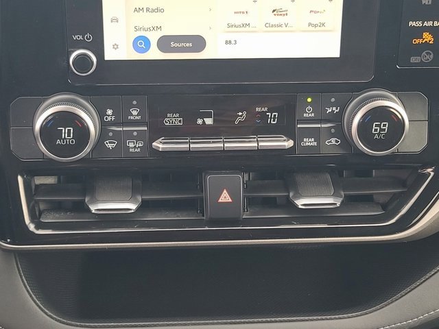 Used 2023 Toyota Highlander LE image 21