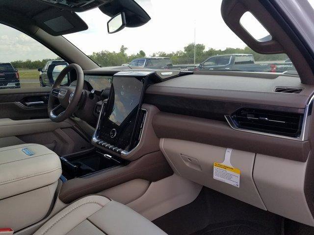 New 2026 GMC Yukon XL Denali w/ LPO, Floor Liner Package image 10