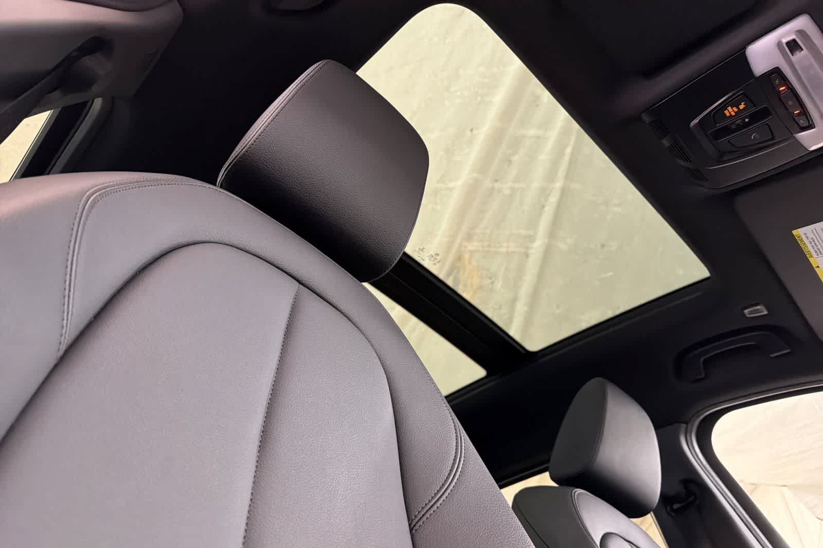Used 2019 BMW X1 xDrive28i w/ Convenience Package AWD/4WD image 17