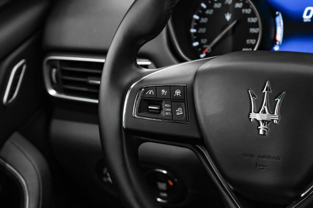 Used 2019 Maserati Levante image 14