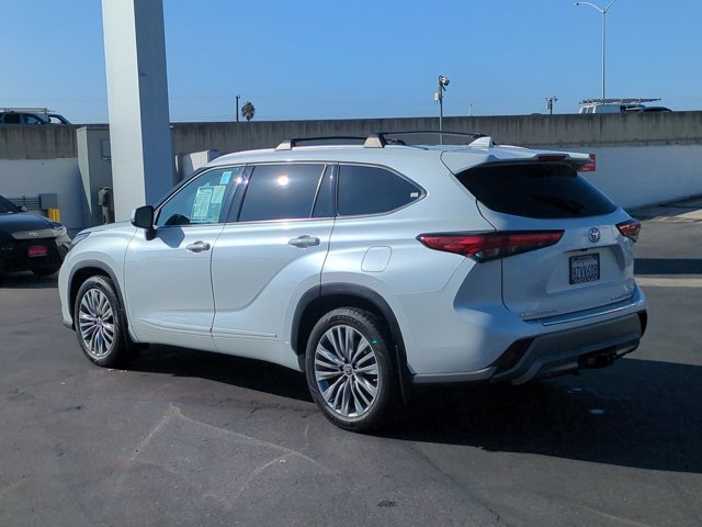 Used 2022 Toyota Highlander Platinum AWD/4WD image 11