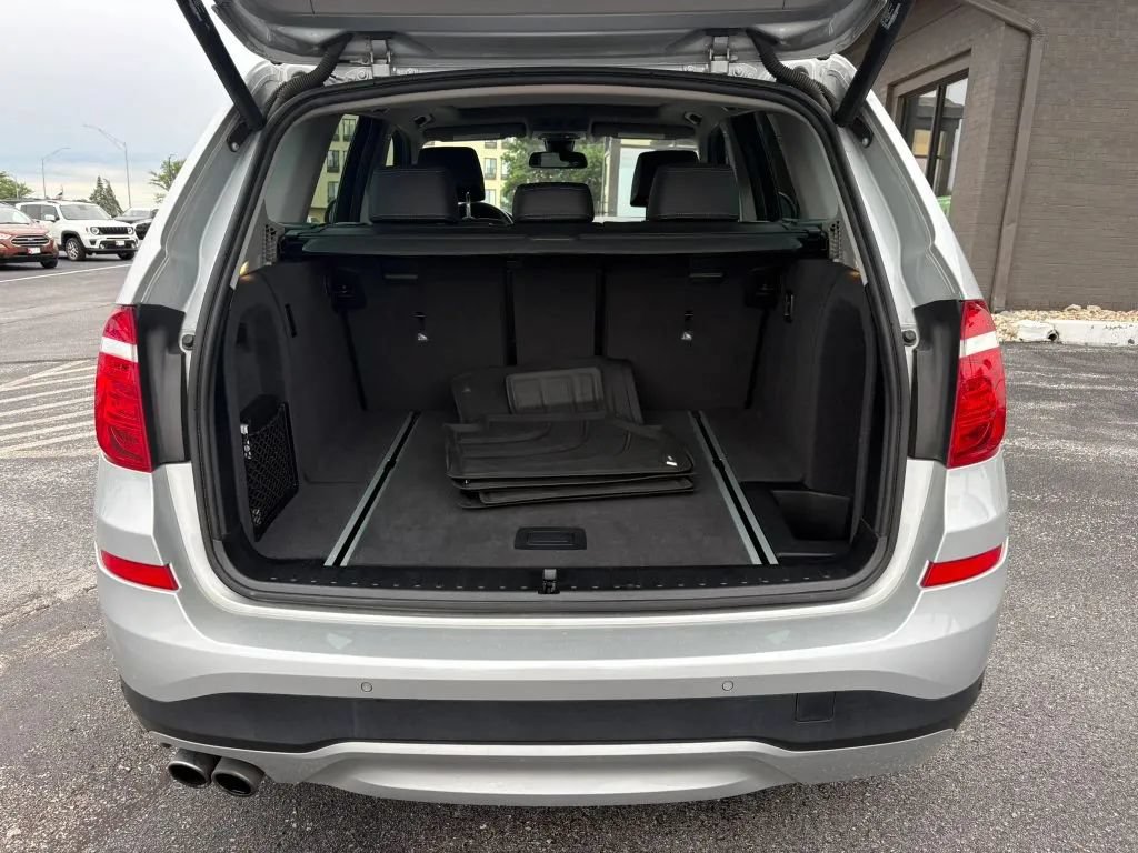 Used 2017 BMW X3 xDrive28i AWD/4WD image 9