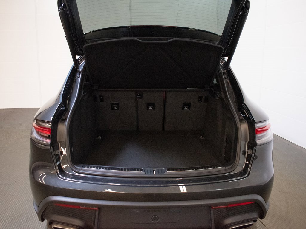 New 2026 Porsche Macan image 13
