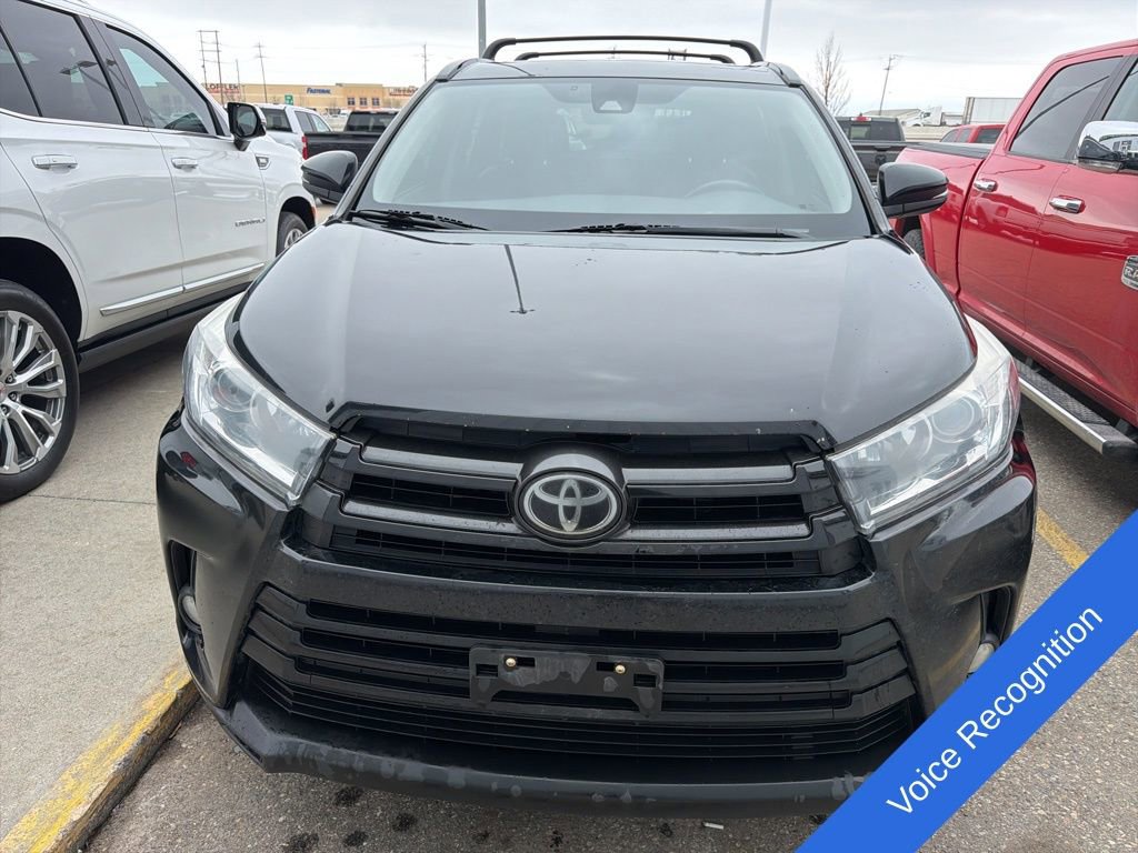 Used 2017 Toyota Highlander SE AWD/4WD image 2