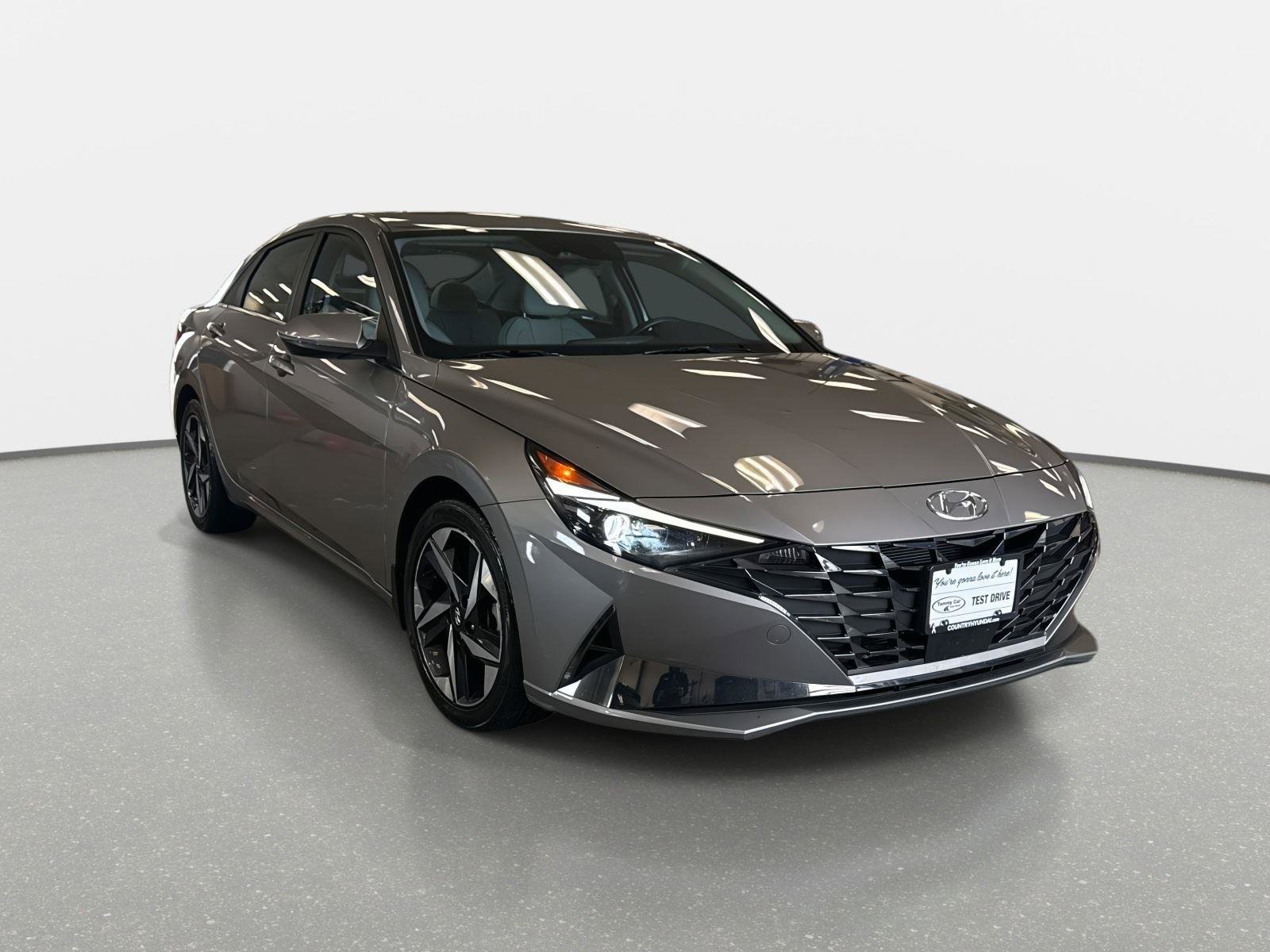 Used 2023 Hyundai Elantra Limited image 3