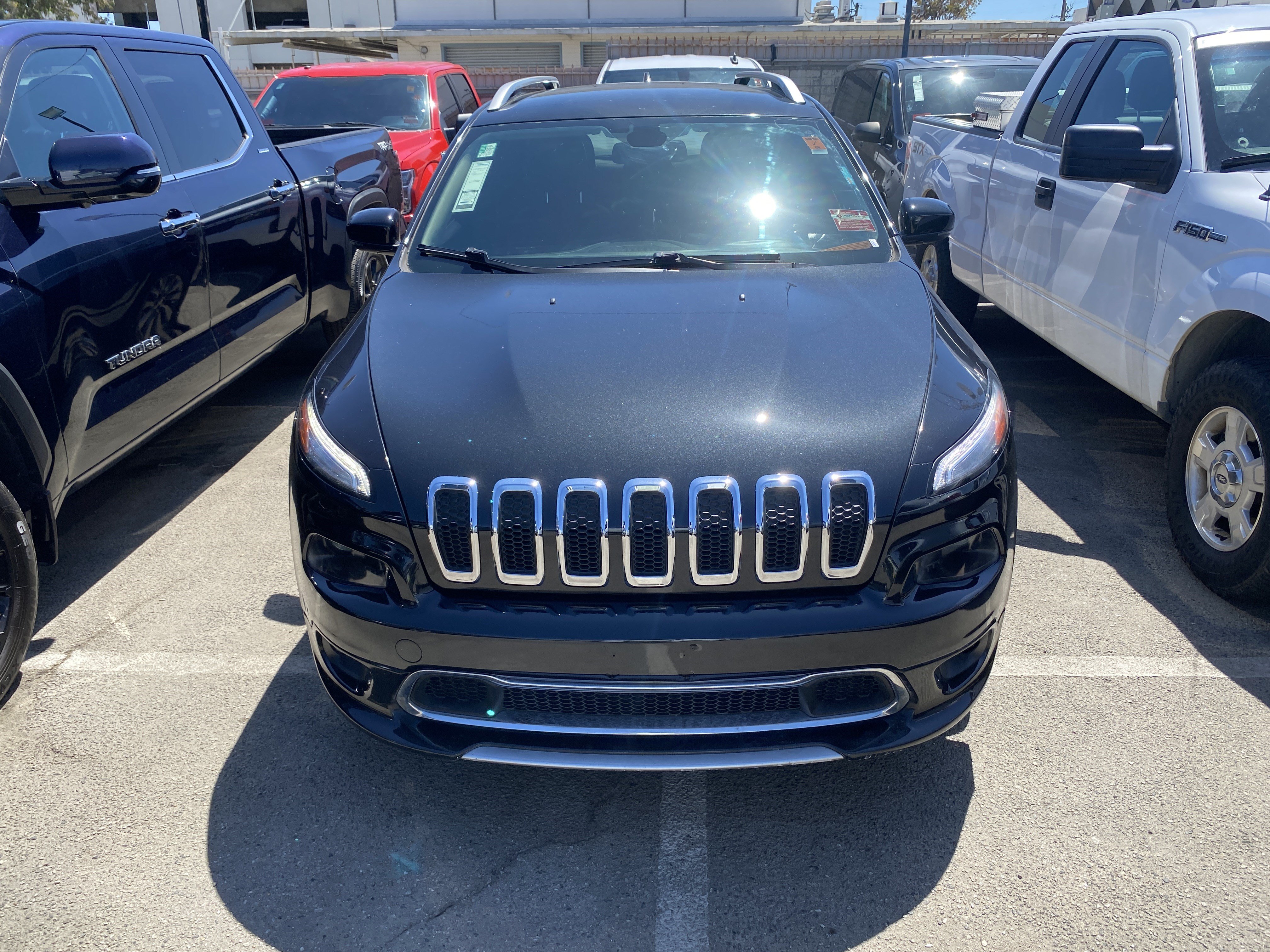 Used 2016 Jeep Cherokee Overland FWD image 3