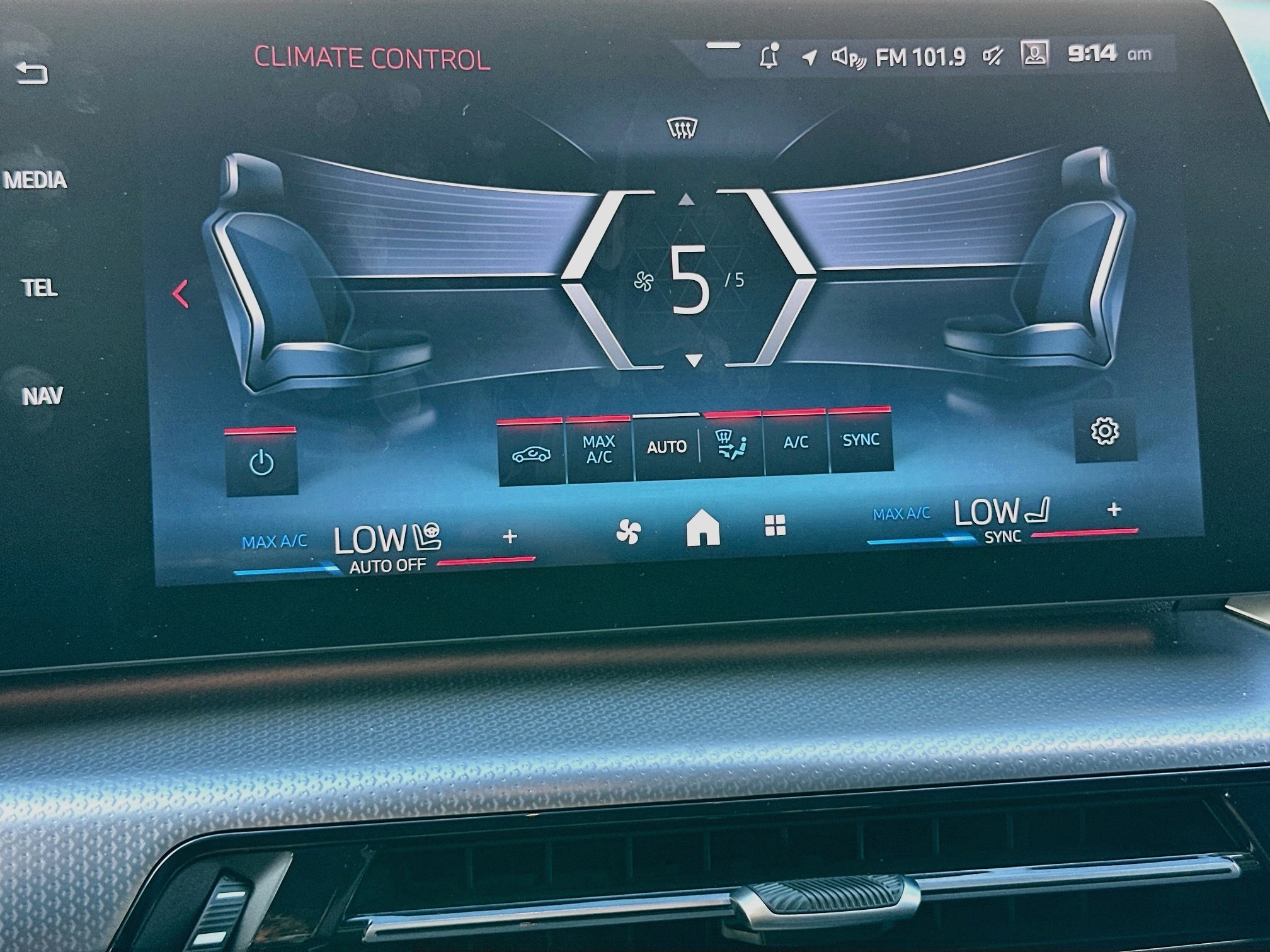Certified 2025 BMW X1 M35i AWD/4WD image 14