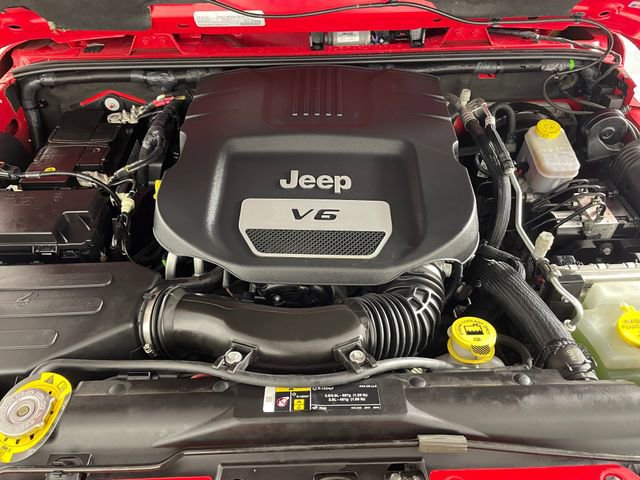 Used 2018 Jeep Wrangler Unlimited Sahara w/ Max Tow Package image 18