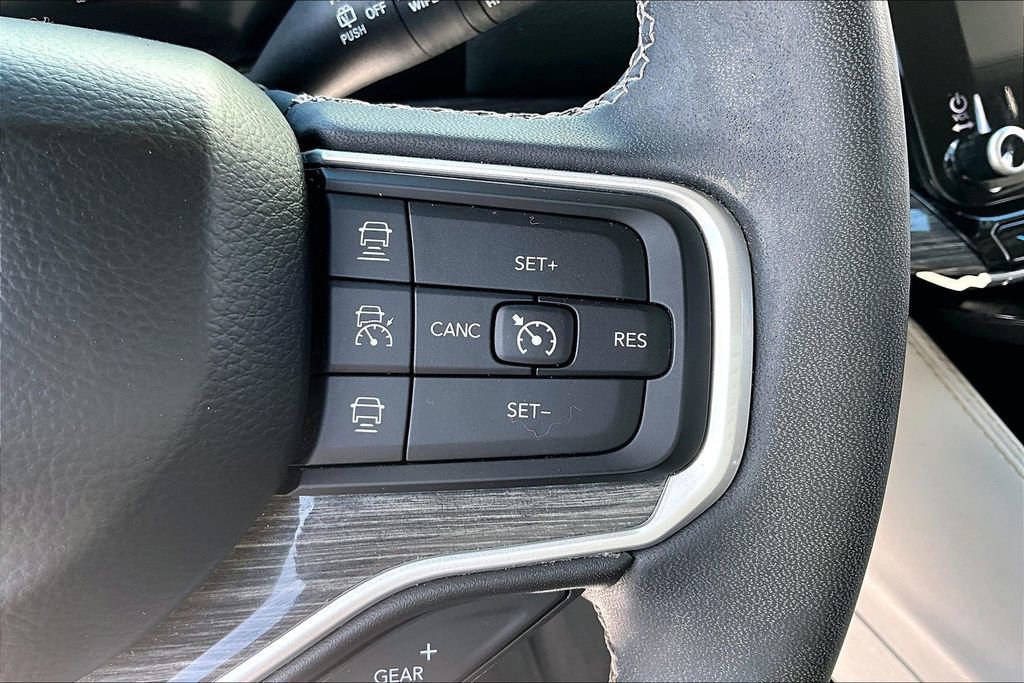 Used 2022 Jeep Wagoneer Series III w/ Flexible Seating Group RWD image 12
